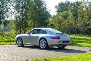 Porsche 911 type 997 Carrera - 2004