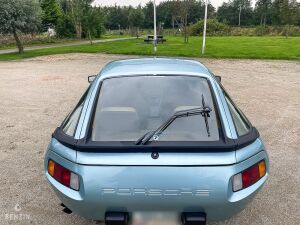 Porsche 928 - 1982