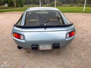 Porsche 928 - 1982