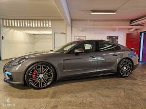 Porsche Panamera Turbo PDK - 2017