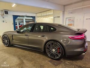 Porsche Panamera Turbo PDK - 2017