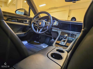 Porsche Panamera Turbo PDK - 2017