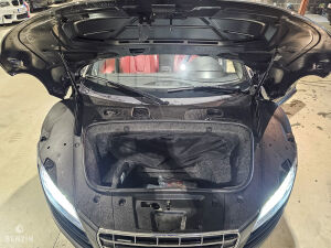 Audi R8 V10 Spyder - 2012