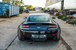 Aston Martin V8 Vantage S - 2011