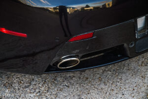 Aston Martin V8 Vantage S - 2011