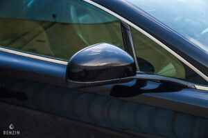 Aston Martin V8 Vantage S - 2011