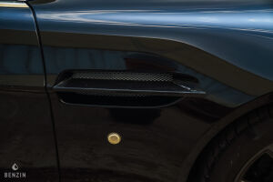 Aston Martin V8 Vantage S - 2011