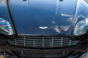 Aston Martin V8 Vantage S - 2011