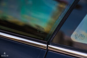 Aston Martin V8 Vantage S - 2011