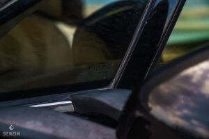 Aston Martin V8 Vantage S - 2011