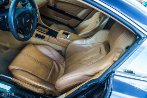 Aston Martin V8 Vantage S - 2011