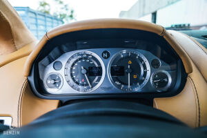 Aston Martin V8 Vantage S - 2011