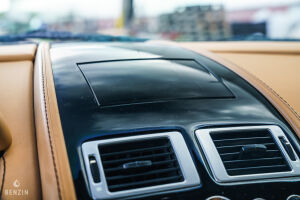 Aston Martin V8 Vantage S - 2011