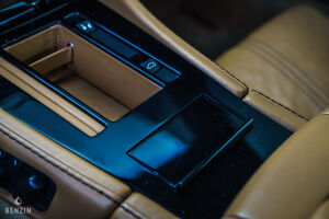 Aston Martin V8 Vantage S - 2011