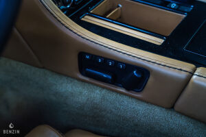 Aston Martin V8 Vantage S - 2011