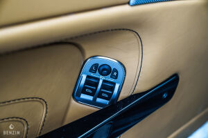 Aston Martin V8 Vantage S - 2011