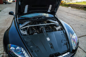 Aston Martin V8 Vantage S - 2011