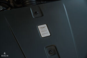 Aston Martin V8 Vantage S - 2011