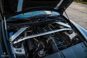 Aston Martin V8 Vantage S - 2011