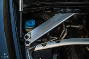 Aston Martin V8 Vantage S - 2011