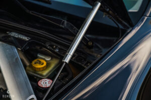 Aston Martin V8 Vantage S - 2011