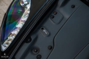 Aston Martin V8 Vantage S - 2011