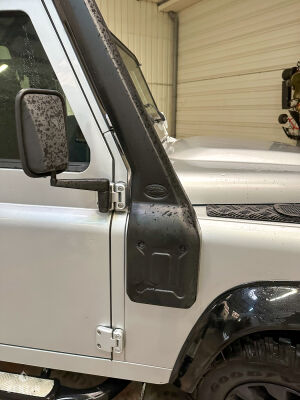 Land Rover Defender 90 Td4 Black Edition 25k km - 2014