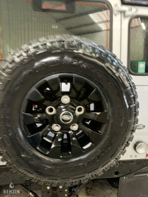 Land Rover Defender 90 Td4 Black Edition 25k km - 2014