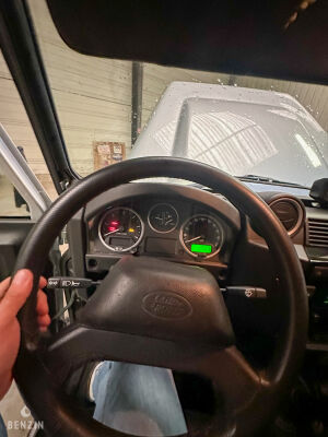 Land Rover Defender 90 Td4 Black Edition 25k km - 2014