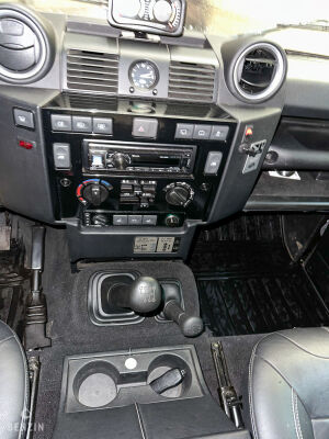 Land Rover Defender 90 Td4 Black Edition 25k km - 2014