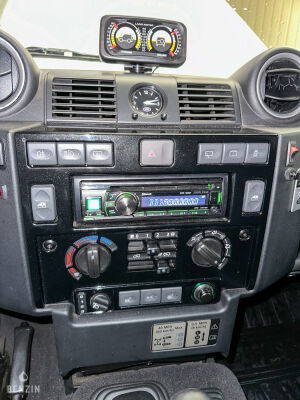 Land Rover Defender 90 Td4 Black Edition 25k km - 2014