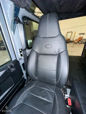 Land Rover Defender 90 Td4 Black Edition 25k km - 2014