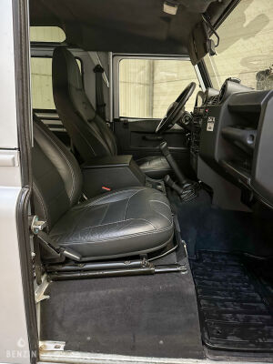 Land Rover Defender 90 Td4 Black Edition 25k km - 2014