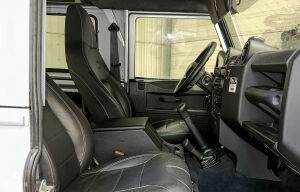 Land Rover Defender 90 Td4 Black Edition 25k km - 2014