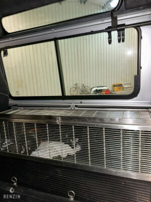 Land Rover Defender 90 Td4 Black Edition 25k km - 2014