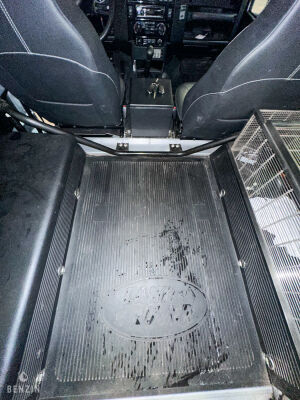 Land Rover Defender 90 Td4 Black Edition 25k km - 2014