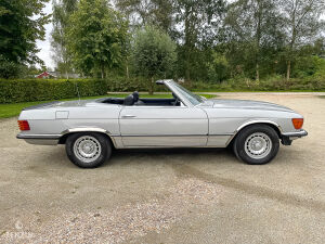Mercedes-Benz 350 SL R107 - 1977