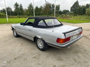Mercedes-Benz 350 SL R107 - 1977