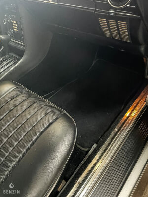 Mercedes-Benz 350 SL R107 - 1977