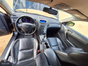 Hyundai Genesis Coupé 3.8 V6 - 2012