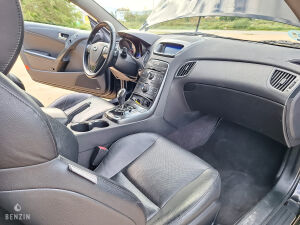 Hyundai Genesis Coupé 3.8 V6 - 2012