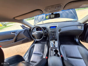 Hyundai Genesis Coupé 3.8 V6 - 2012