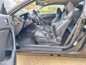 Hyundai Genesis Coupé 3.8 V6 - 2012