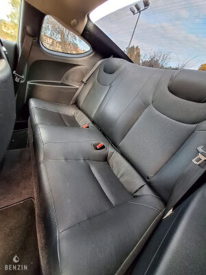 Hyundai Genesis Coupé 3.8 V6 - 2012