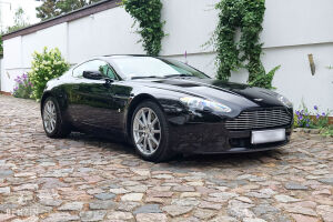 Aston Martin V8 Vantage - 2008