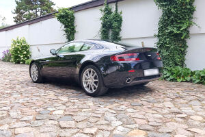Aston Martin V8 Vantage - 2008