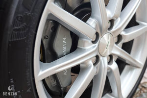 Aston Martin V8 Vantage - 2008