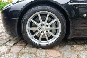 Aston Martin V8 Vantage - 2008