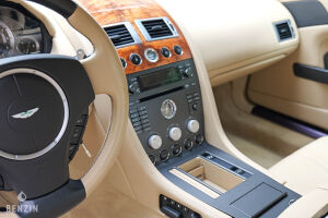 Aston Martin V8 Vantage - 2008