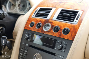 Aston Martin V8 Vantage - 2008